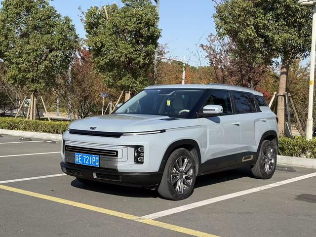 GEELY ICON 2022 car image #2