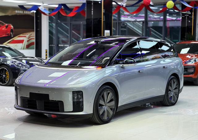 Li i8 2025 изображение автомобиля #2