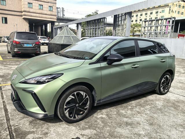 MG 4 EV 2022 #2 MG 4 EV 2022 car image #2