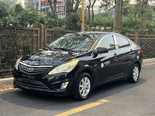 Hyundai Reina 2010 car image #2