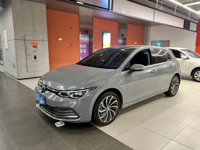 Volkswagen Golf 2021 car image #2