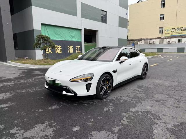 MI 2025 car image #2