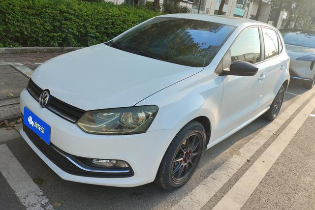 Volkswagen Polo 2018 car image #2
