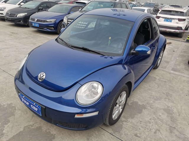 Volkswagen Beetle 2010 car image #2