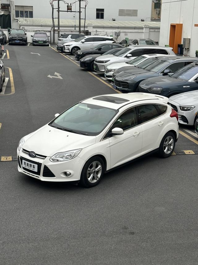 Ford Focus 2014 #2 Ford Focus 2014 car image #2