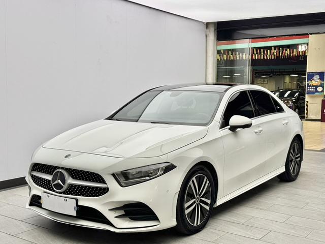 Mercedes-Benz A Class 2019 car image #2
