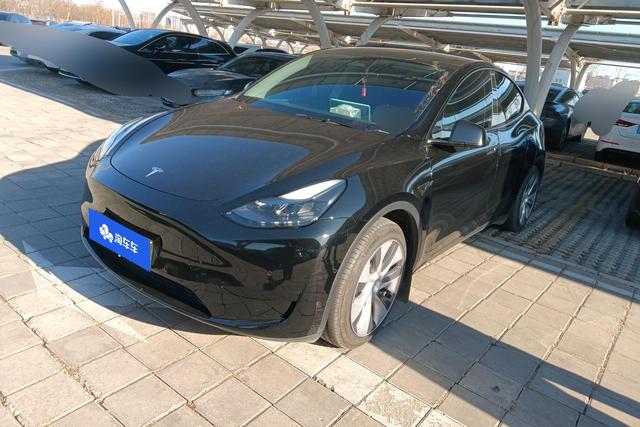 Tesla Model Y 2023 car image #2
