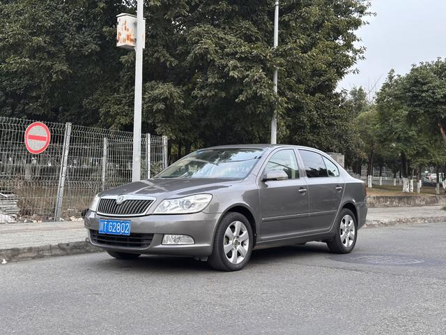 Skoda Octavia 2012 #2 Skoda Octavia 2012 car image #2