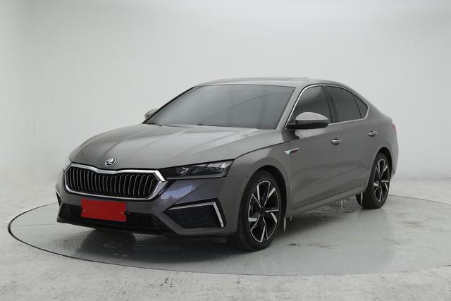 Skoda Octavia 2023 #2 Skoda Octavia 2023 car image #2