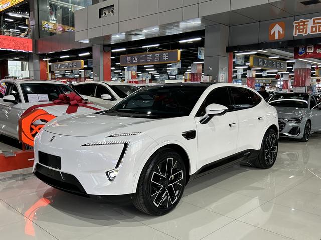 Avatr 11 2023 car image #2