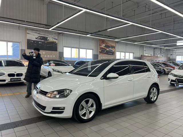 Volkswagen Golf 2016 car image #2