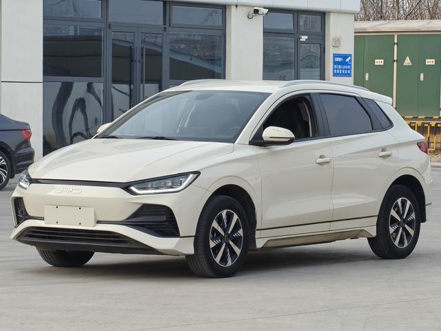 BYD e2 2023 immagine di auto #2