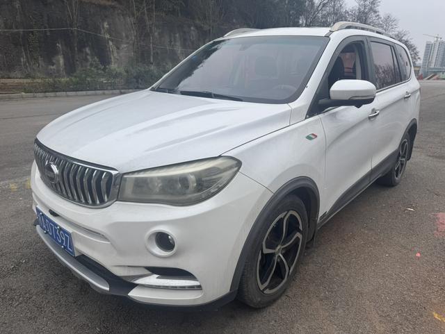 SWM斯威汽车 SWM斯威X7 2018 #2 SWM斯威汽车 SWM斯威X7 2018 汽车图片 #2