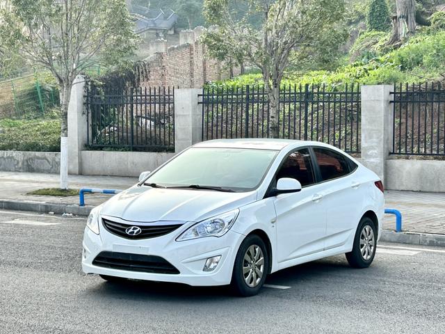 Hyundai Reina 2013 car image #2