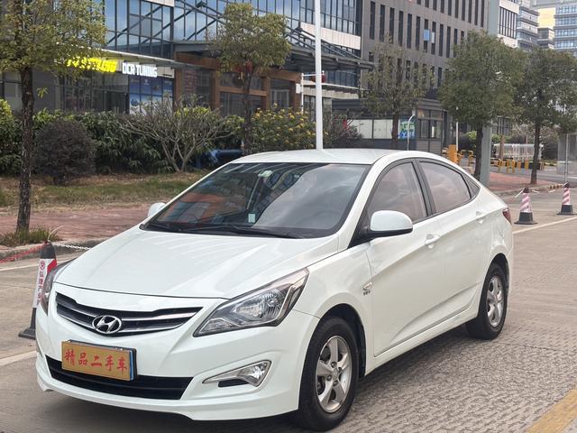 Hyundai Reina 2015 car image #2