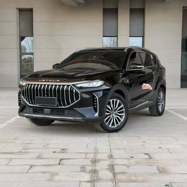 X70 PLUS 2023 car image #2