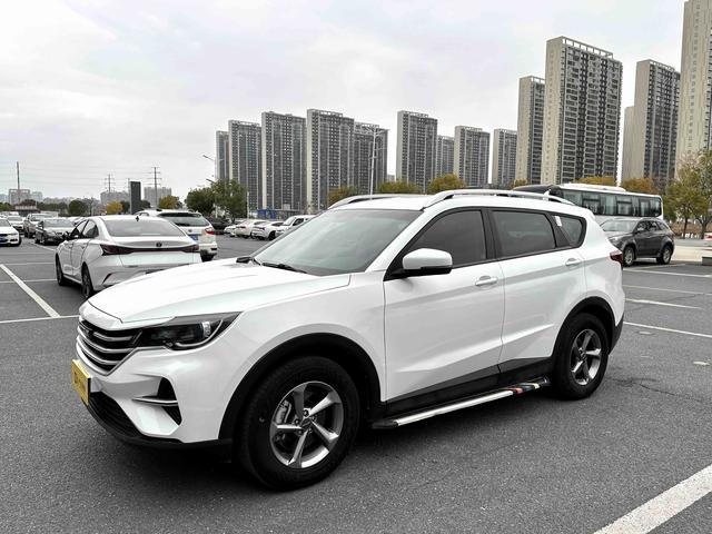 X70M 2020 car image #2