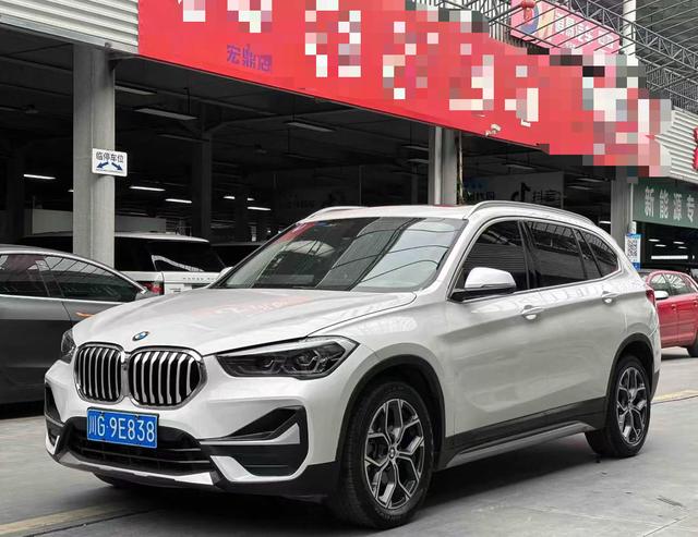 BMW X1 2023 car image #2