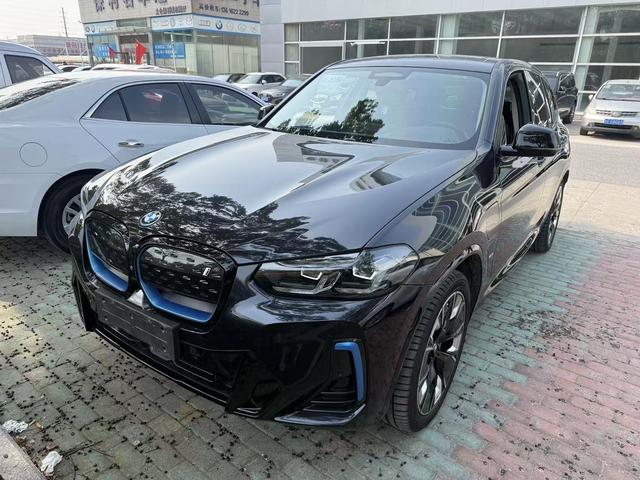 BMW iX3 2022 car image #2