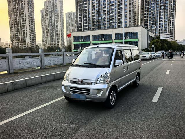Wuling Rongguang 2010 imagem de carro #2