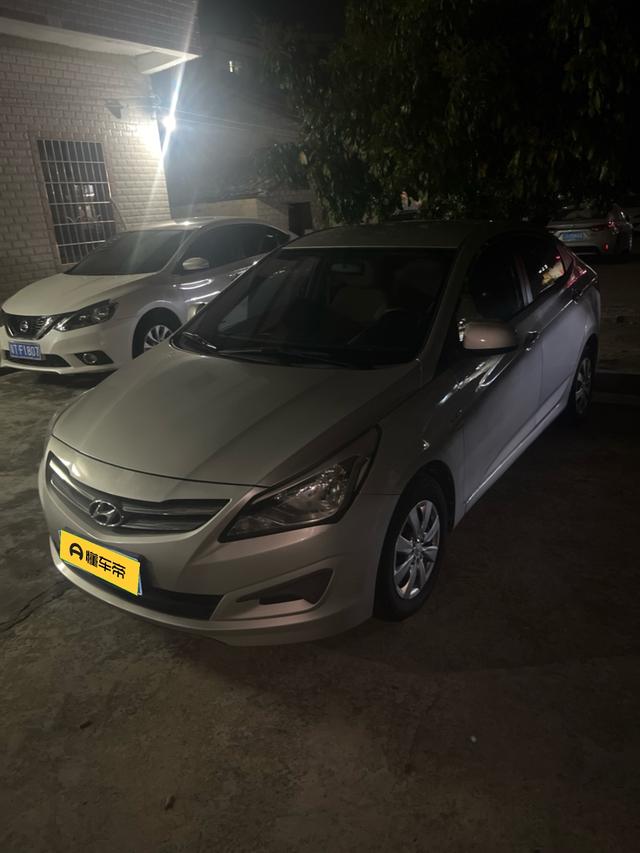 Hyundai Reina 2014 car image #2