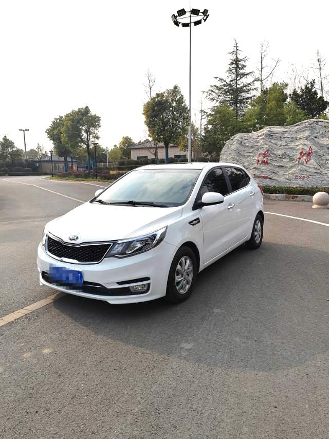 Kia K2 2016 car image #2