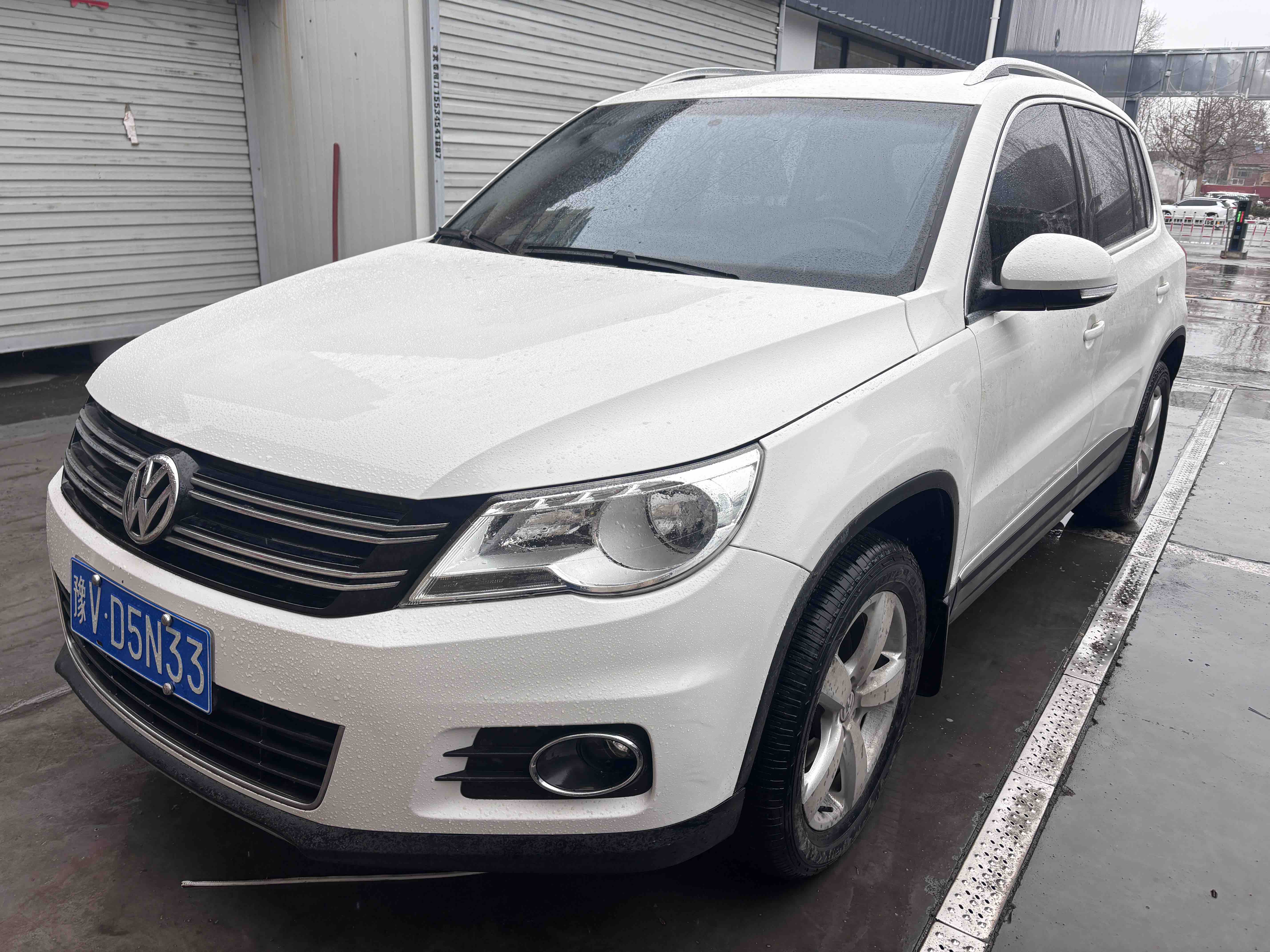 Volkswagen Tiguan 2013 car image #2