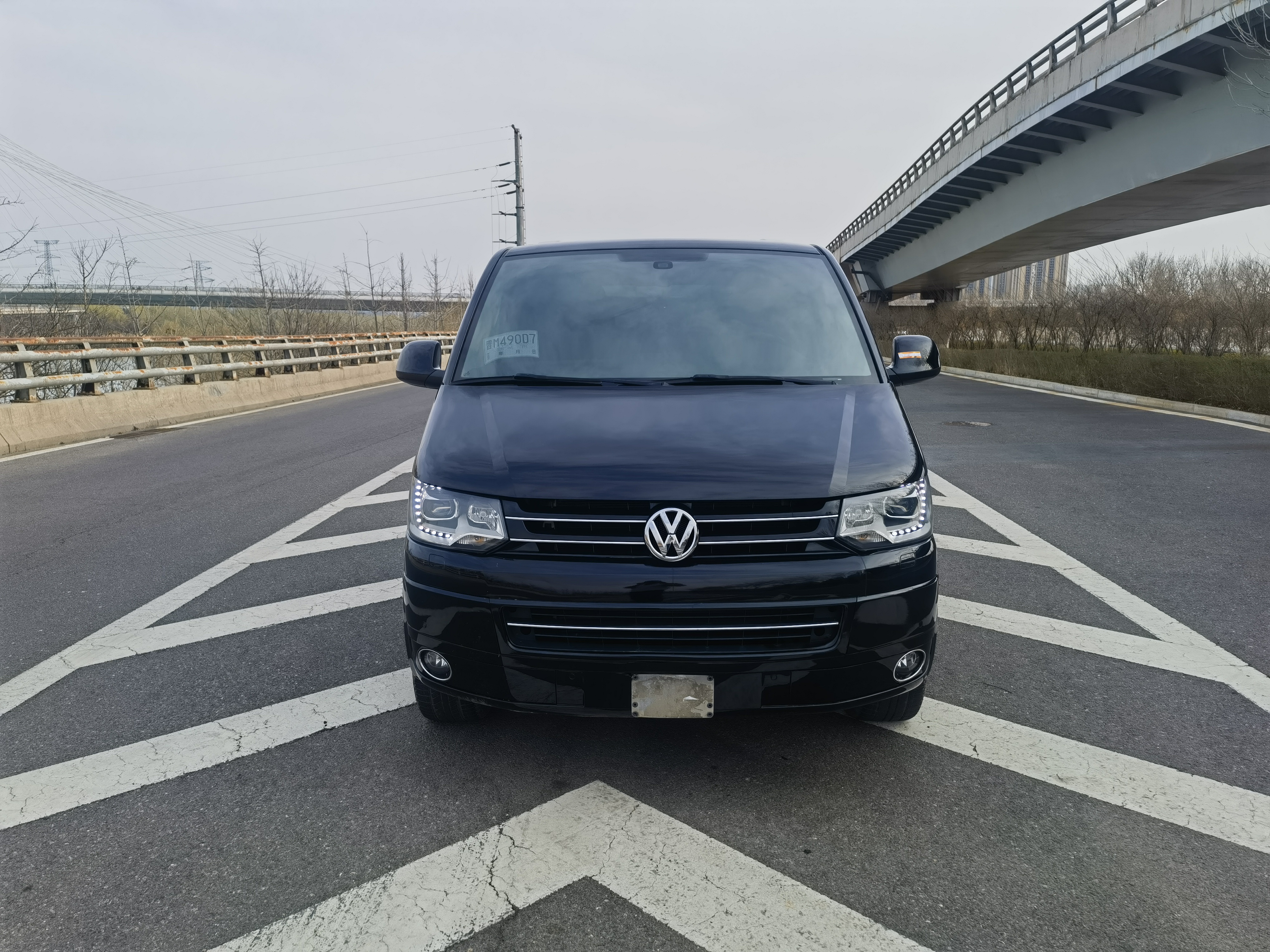 Volkswagen Multivan 2015 car image #2