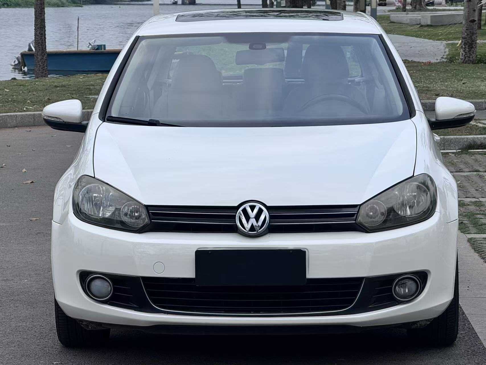 Volkswagen Golf 2013 car image #2