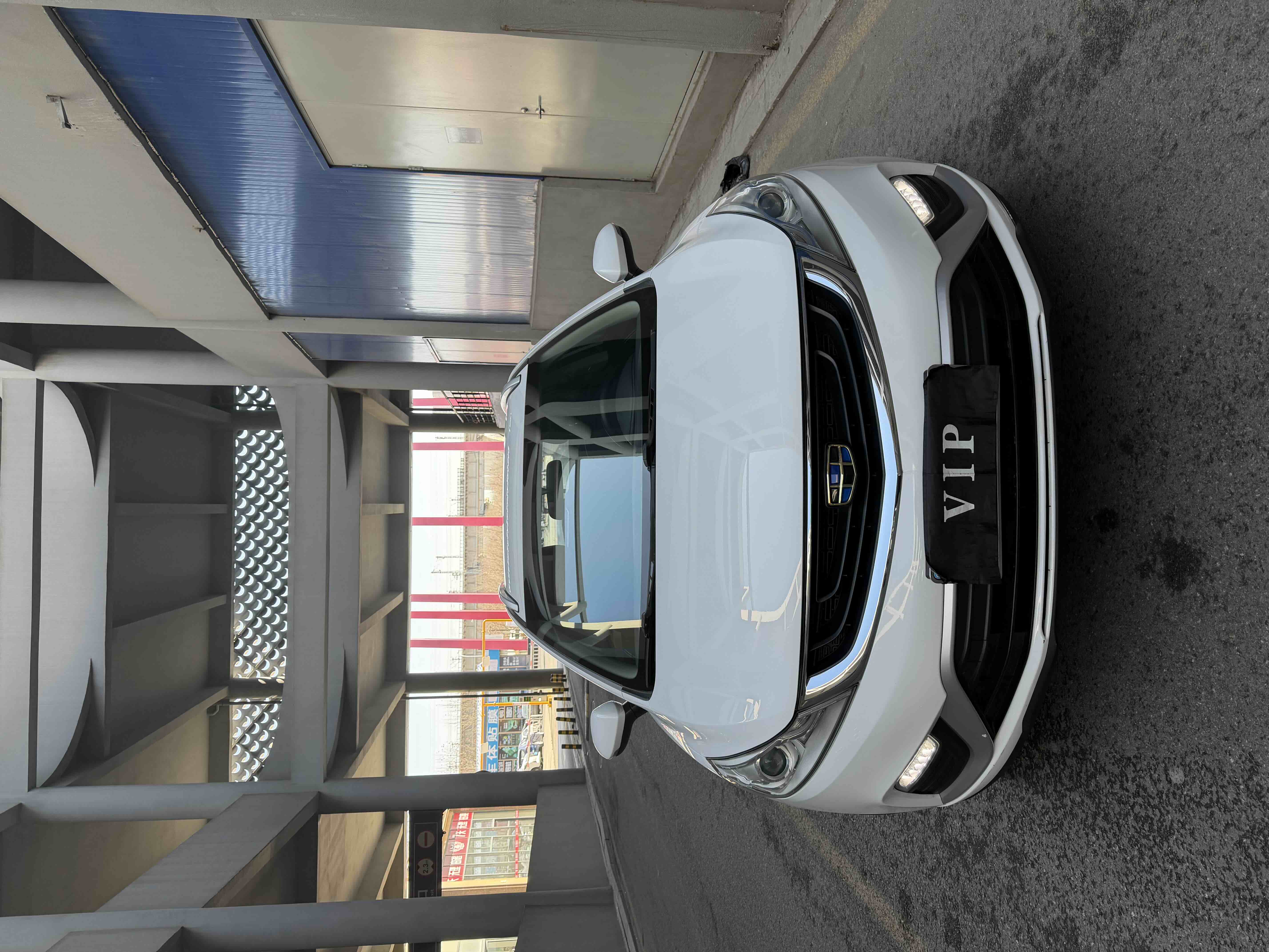 Emgrand GS 2018 car image #2