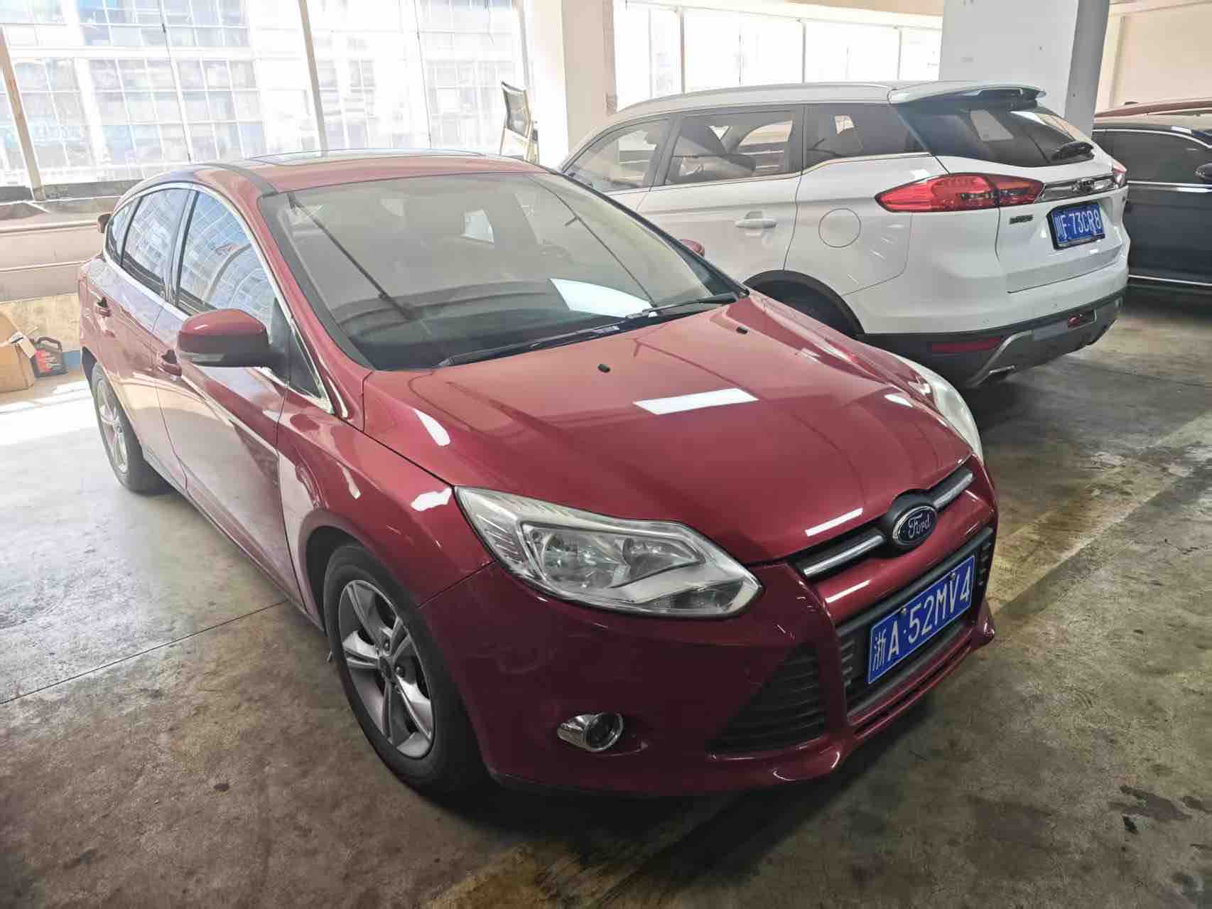 Ford Focus 2012 car image #2