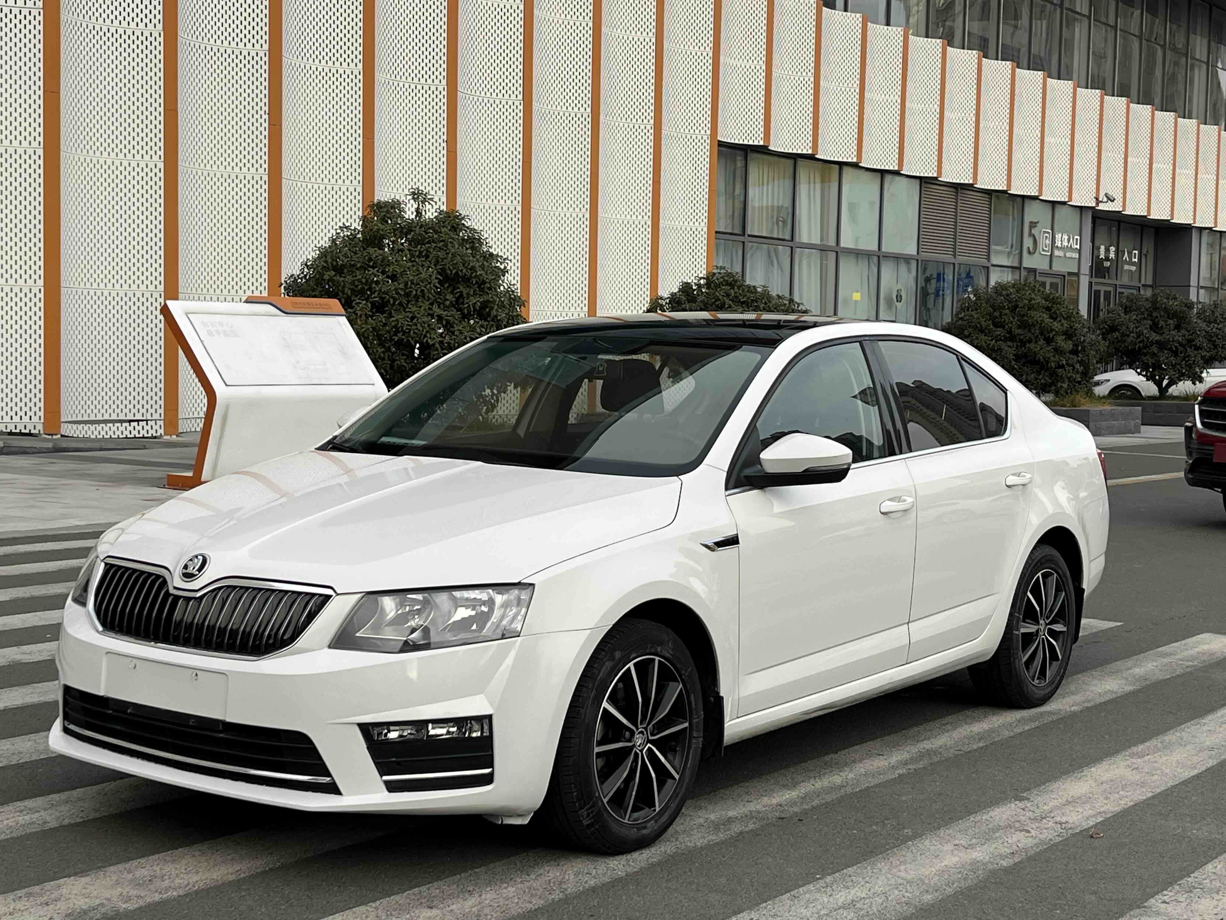 Skoda Octavia 2017 #2 Skoda Octavia 2017 car image #2