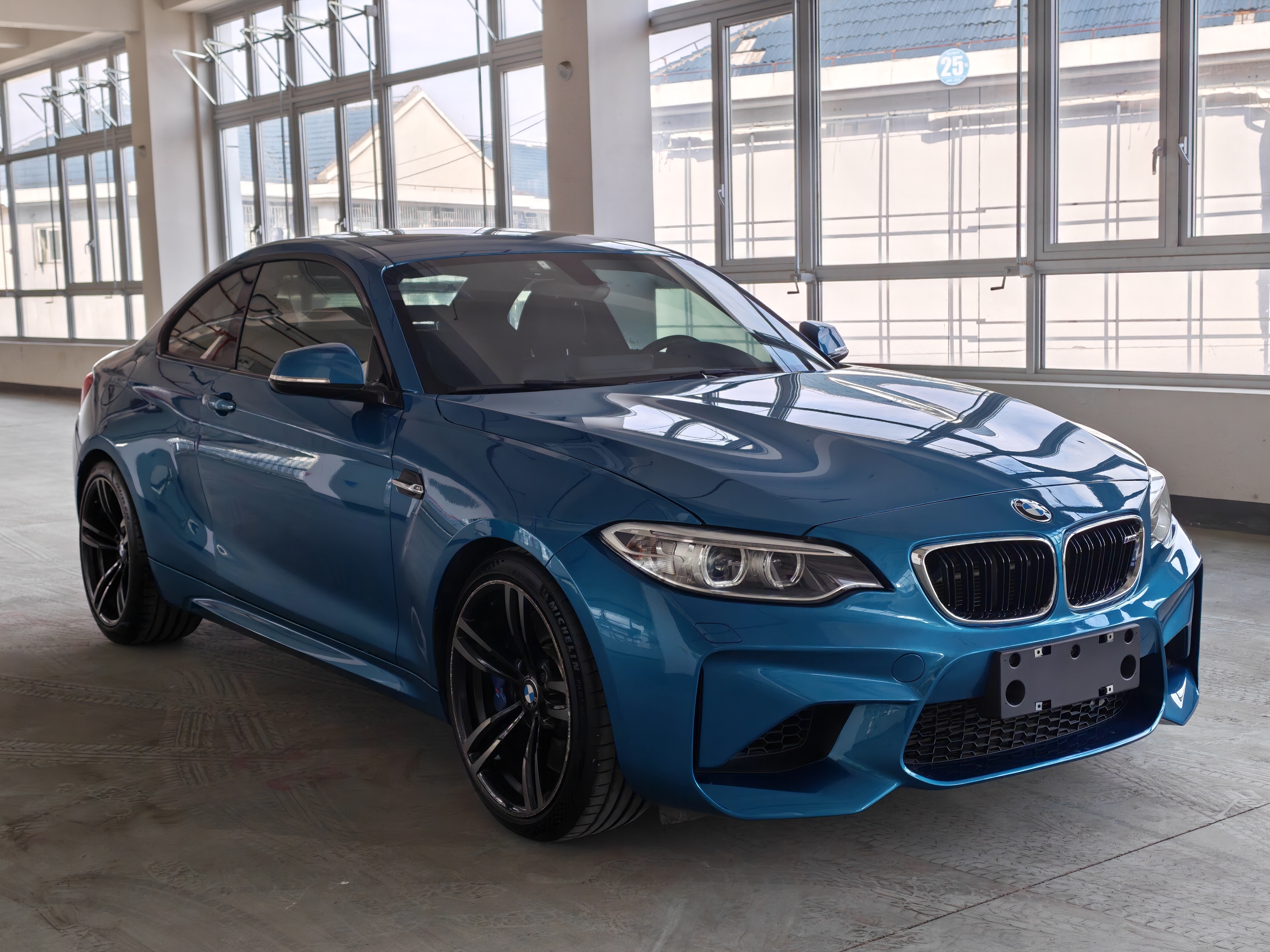 BMW M2 2017 car image #2