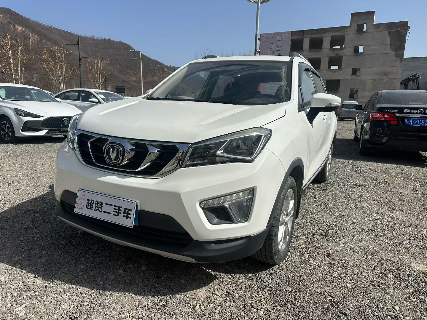 Changan CS15 2017 изображение автомобиля #2