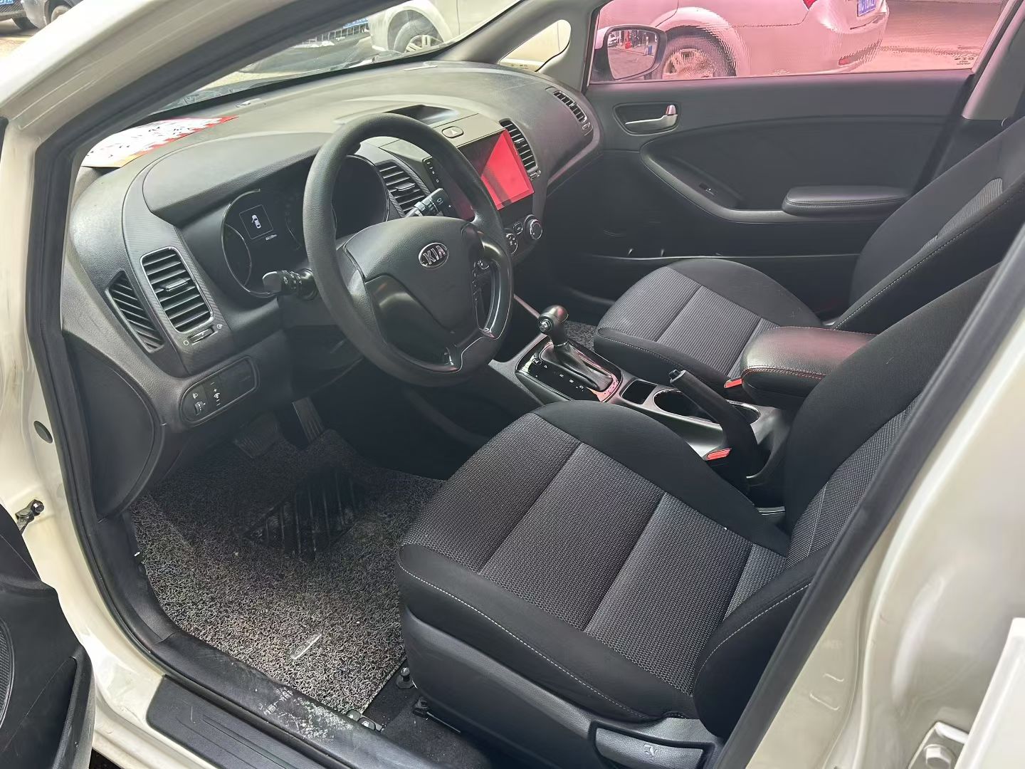 Kia K3 2018 #2 Kia K3 2018 car image #2