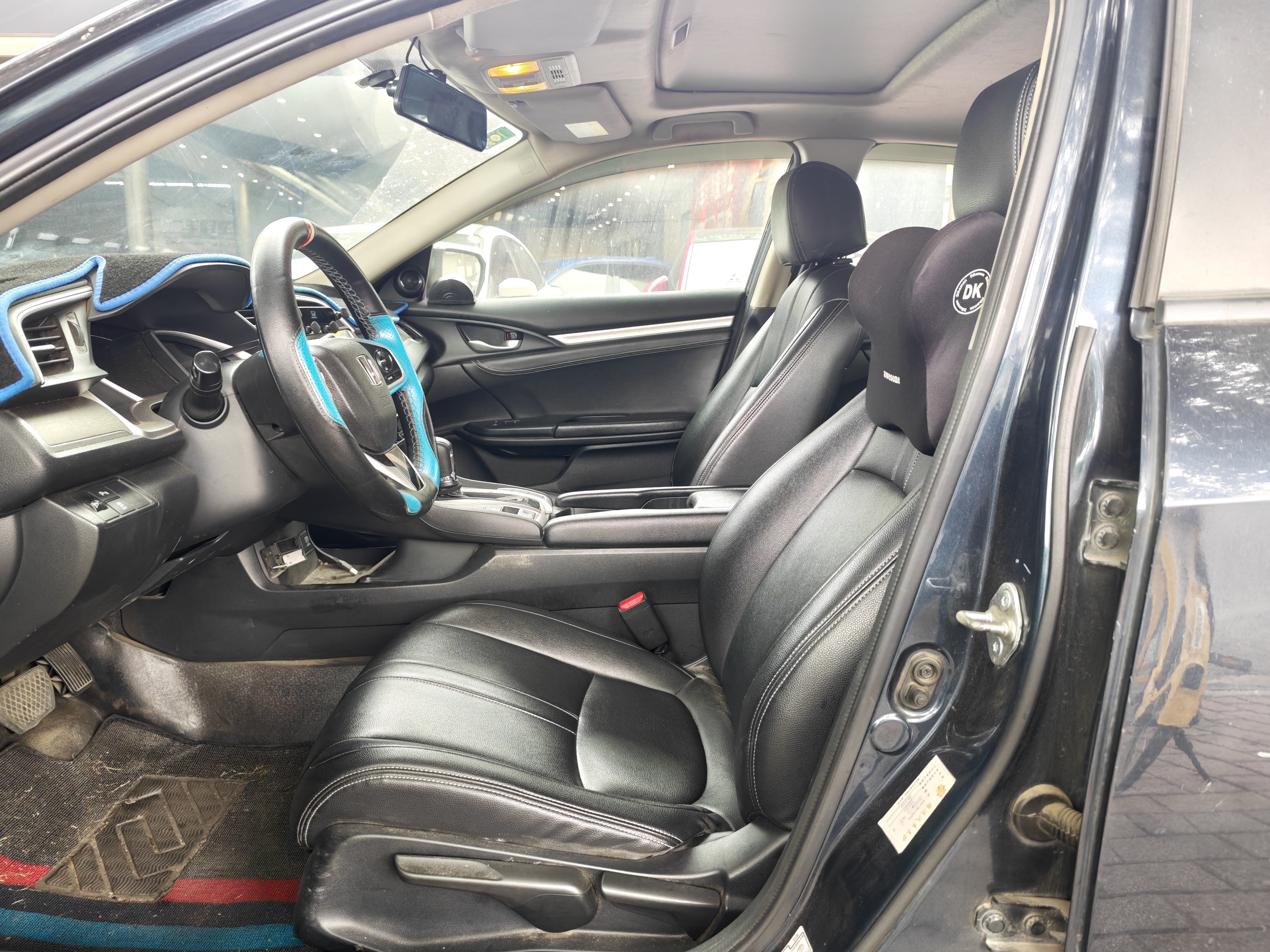 Honda Civic 2018 car image #2