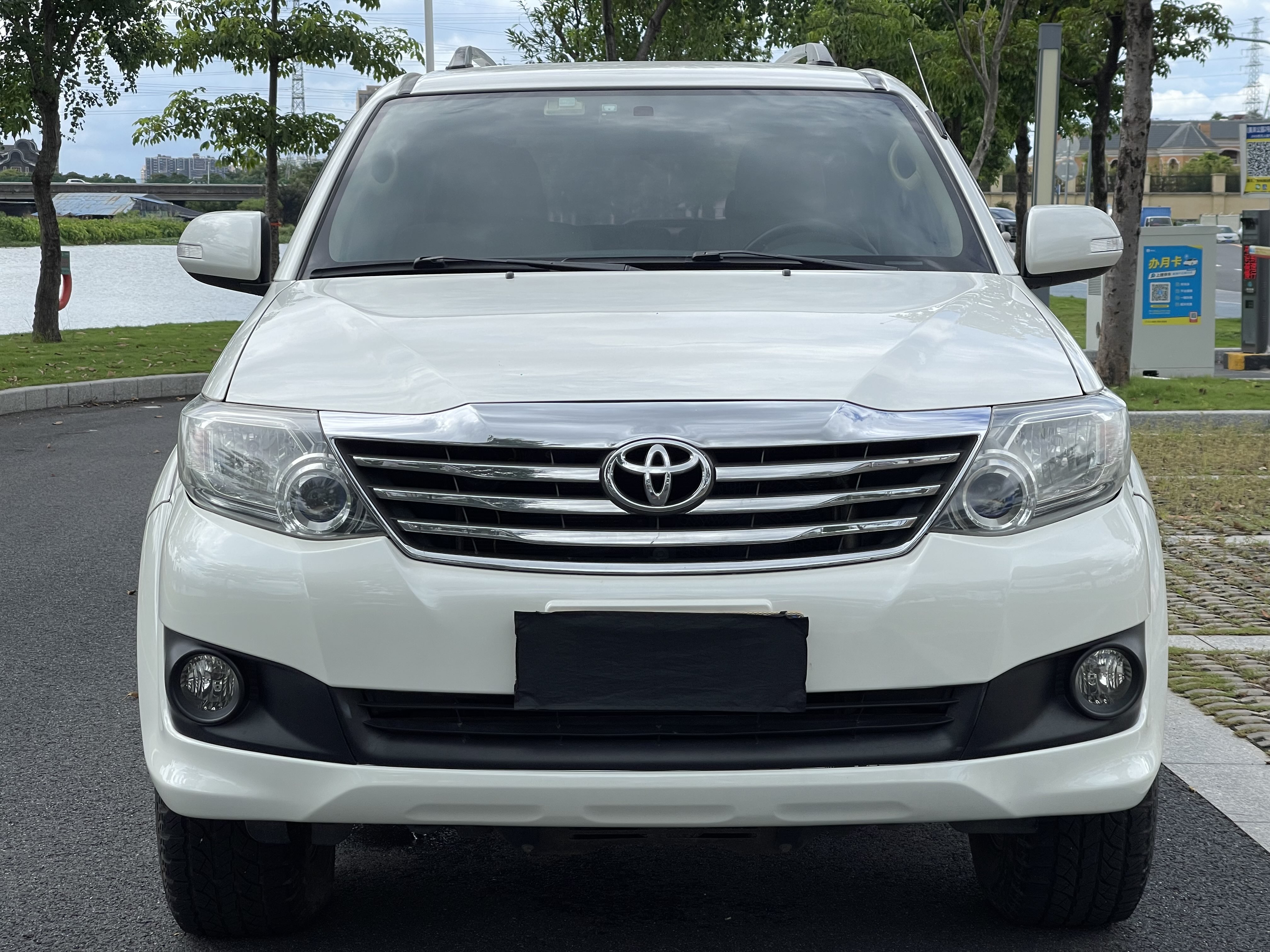 Toyota Fortuner 2015 immagine di auto #2