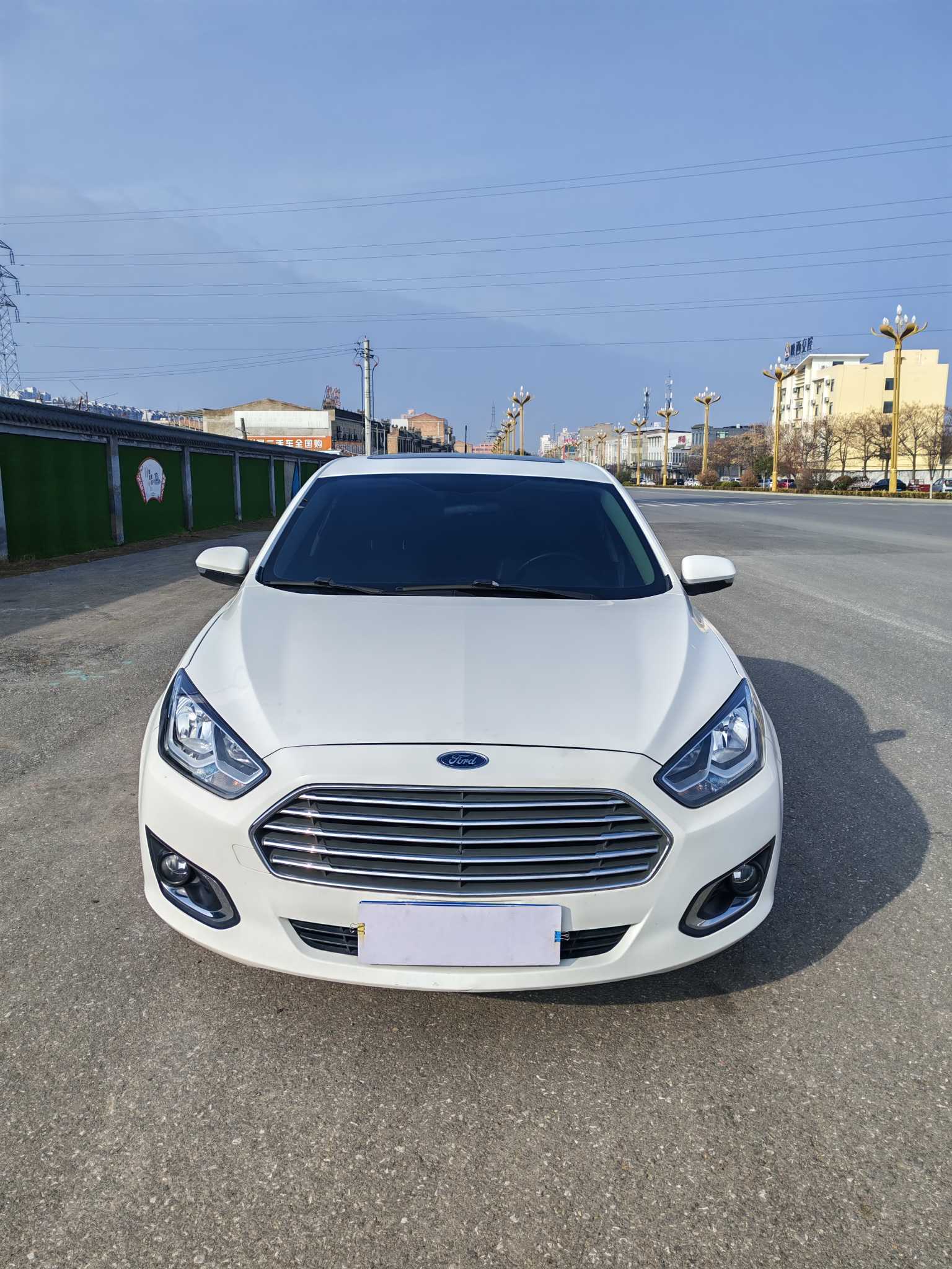 Ford Escort 2015 imagem de carro #2