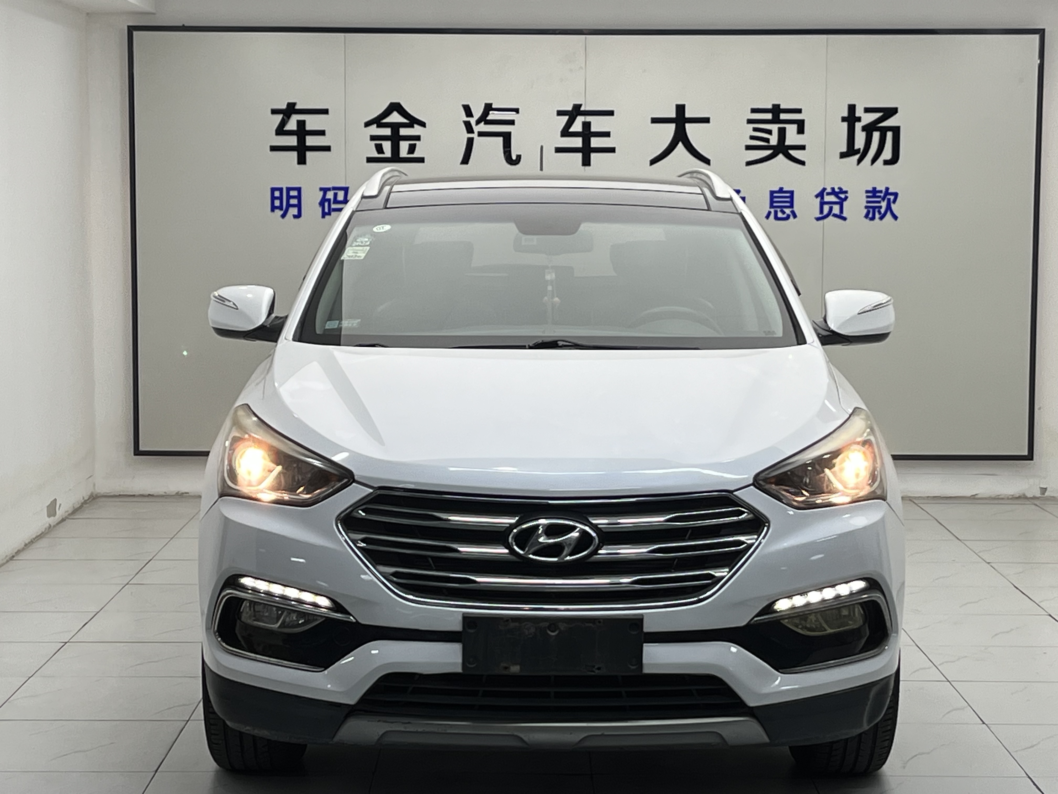 Hyundai Santa Fe 2018 immagine di auto #2