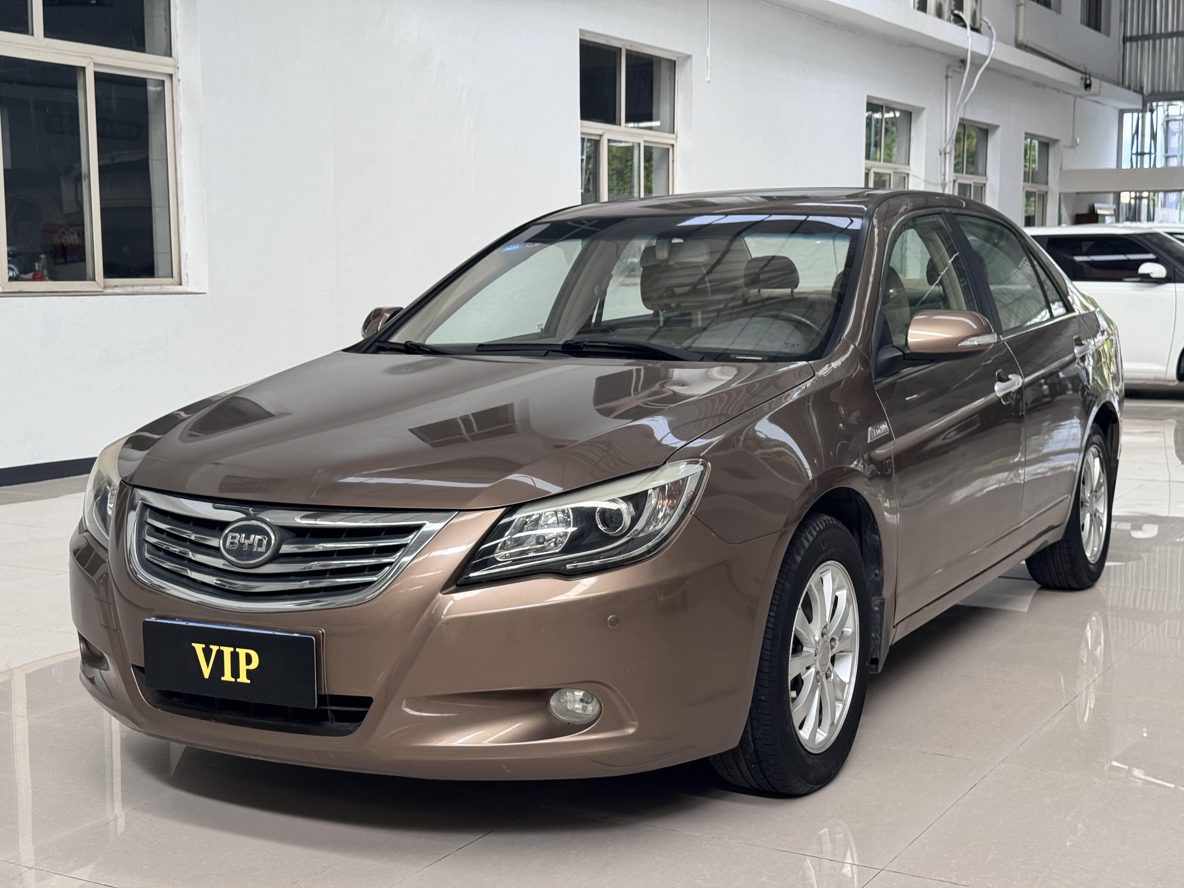 BYD G6 2014 #2 BYD G6 2014 car image #2