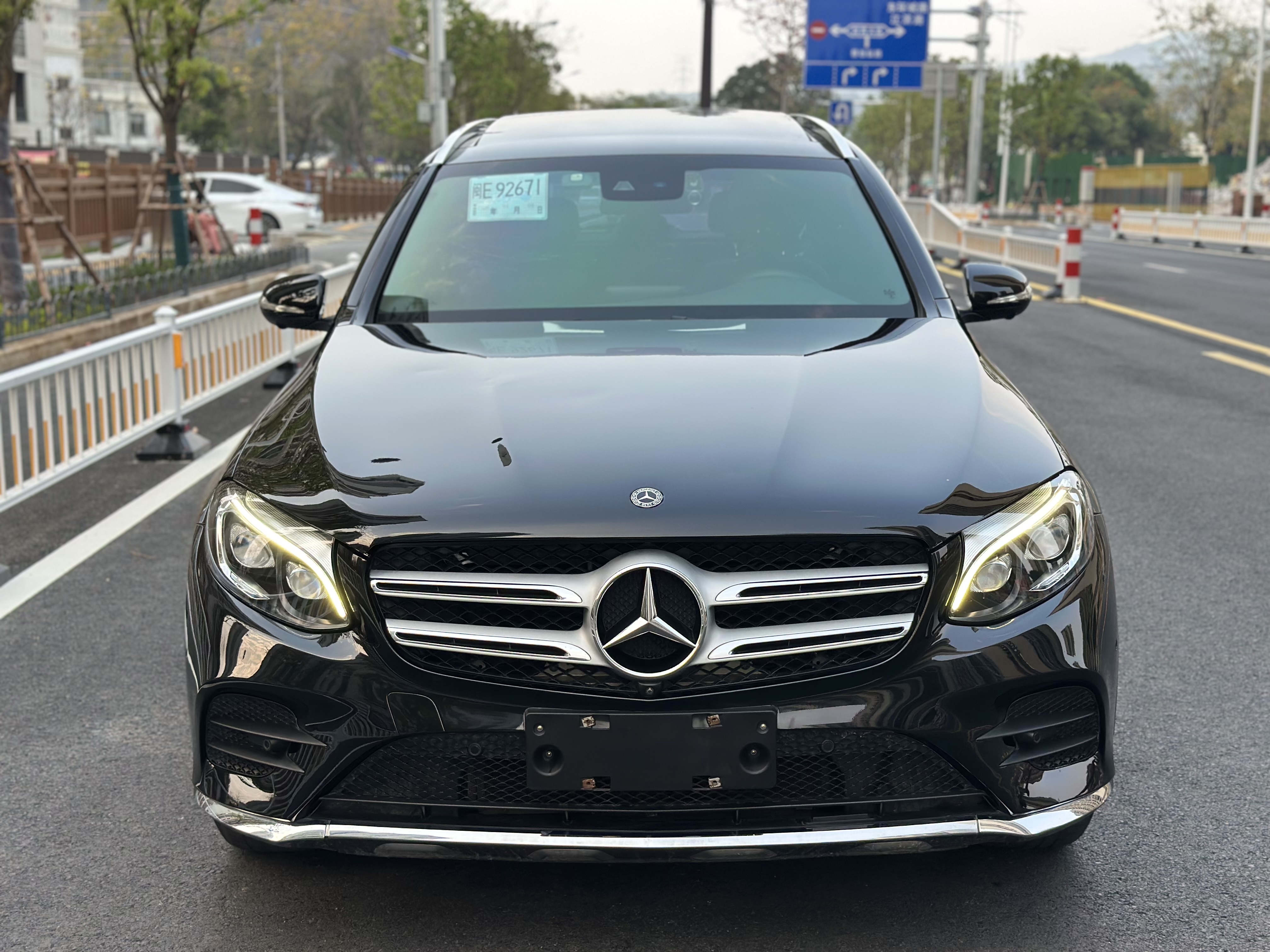 Mercedes-Benz GLC Class 2017 car image #2