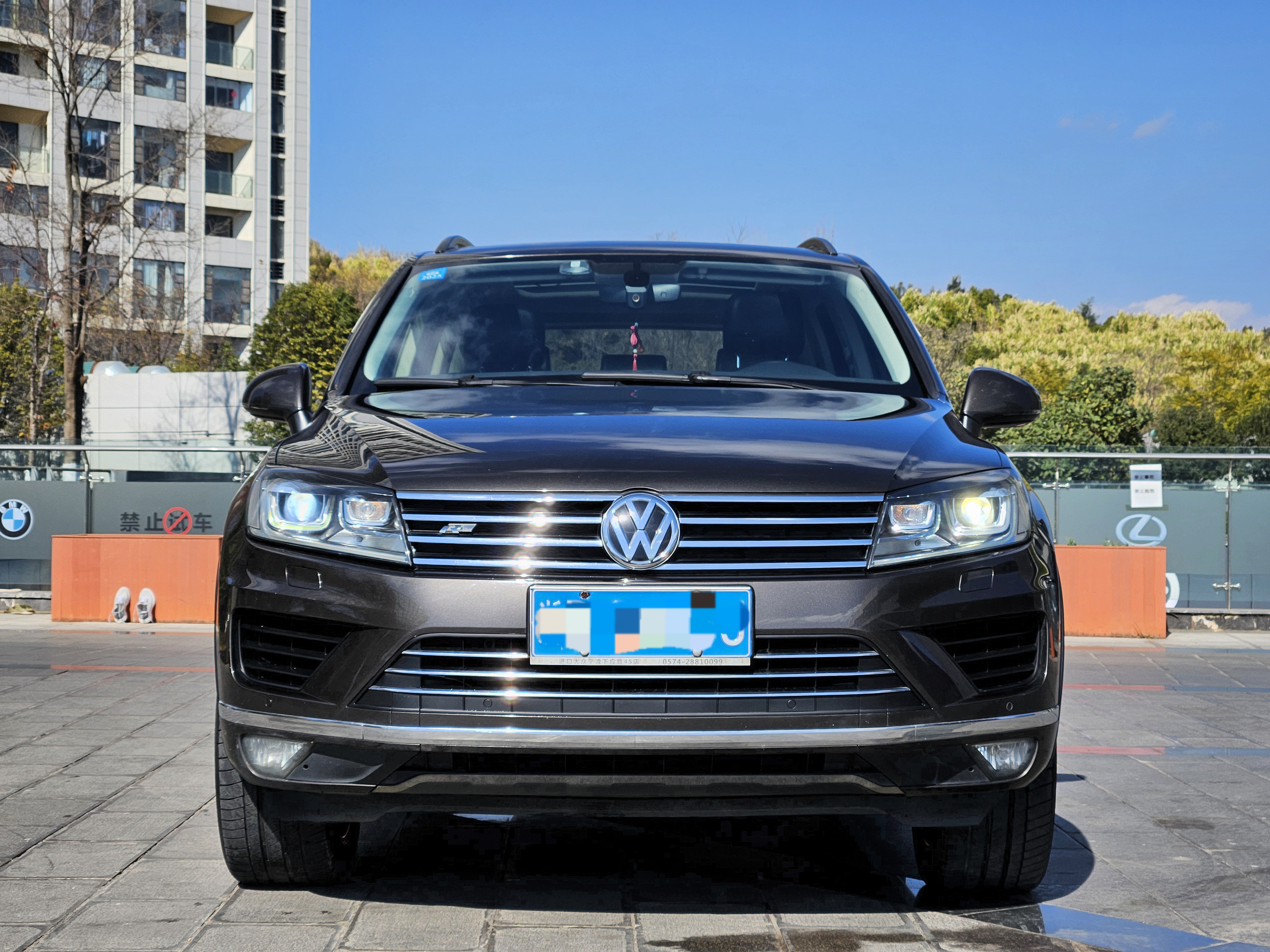 Volkswagen Touareg 2017 car image #2
