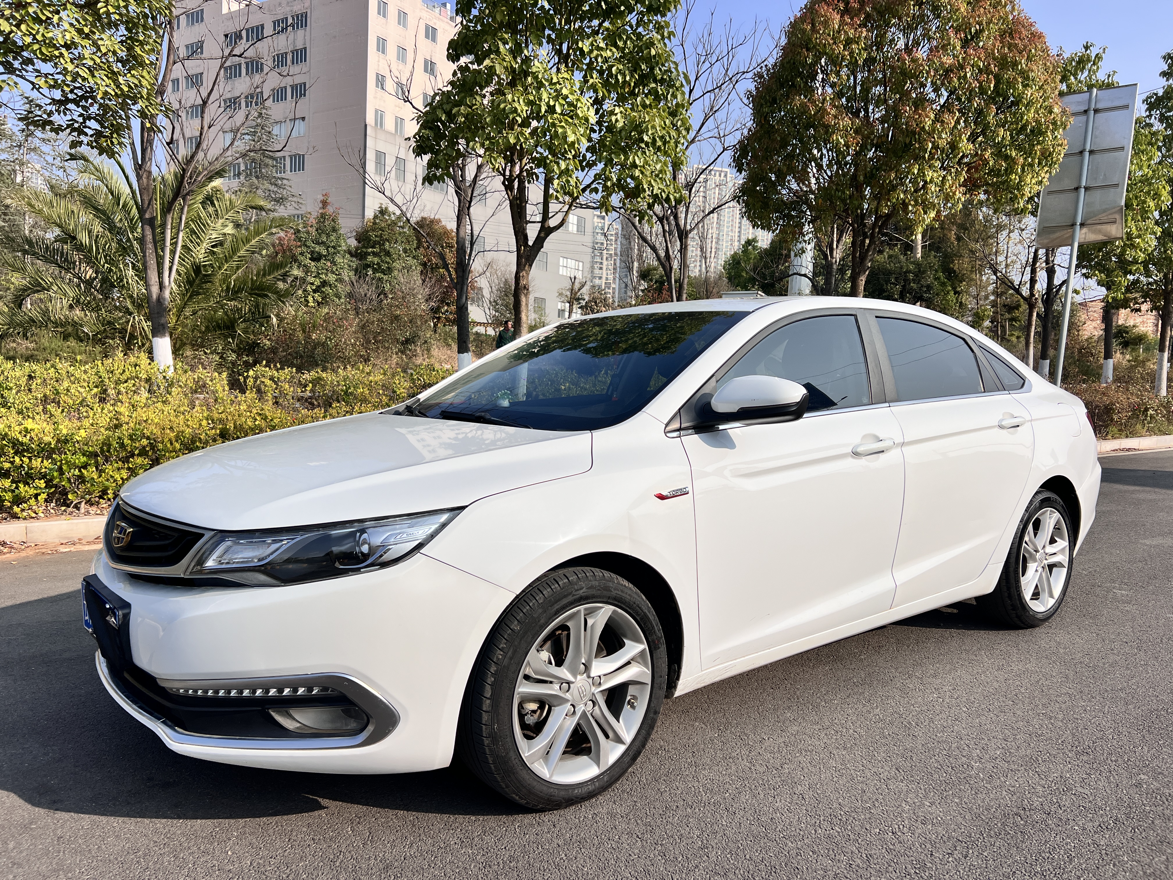 Emgrand GL 2017 #2 Emgrand GL 2017 car image #2