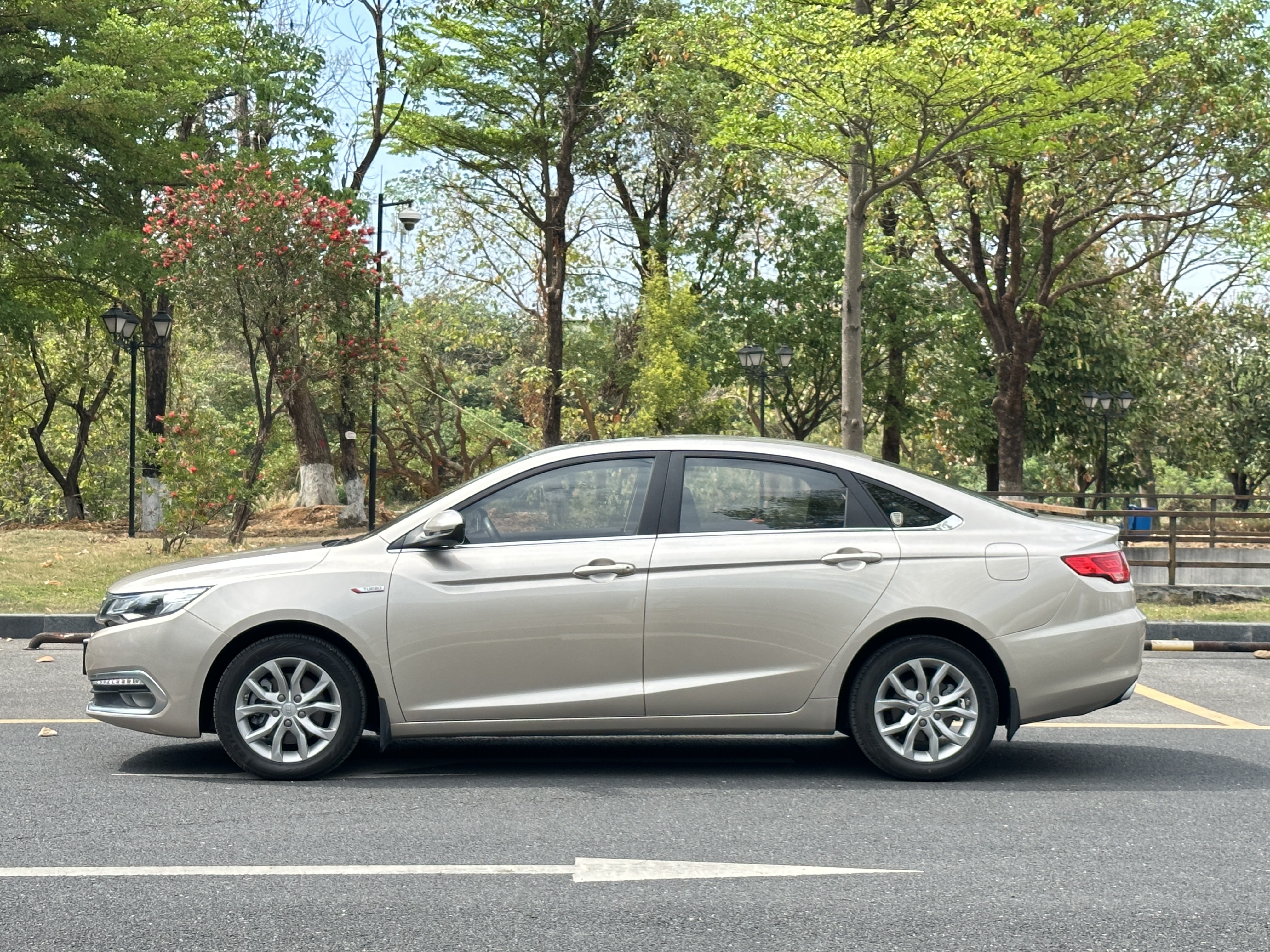 GEELY Emgrand GL 2017 car image #2