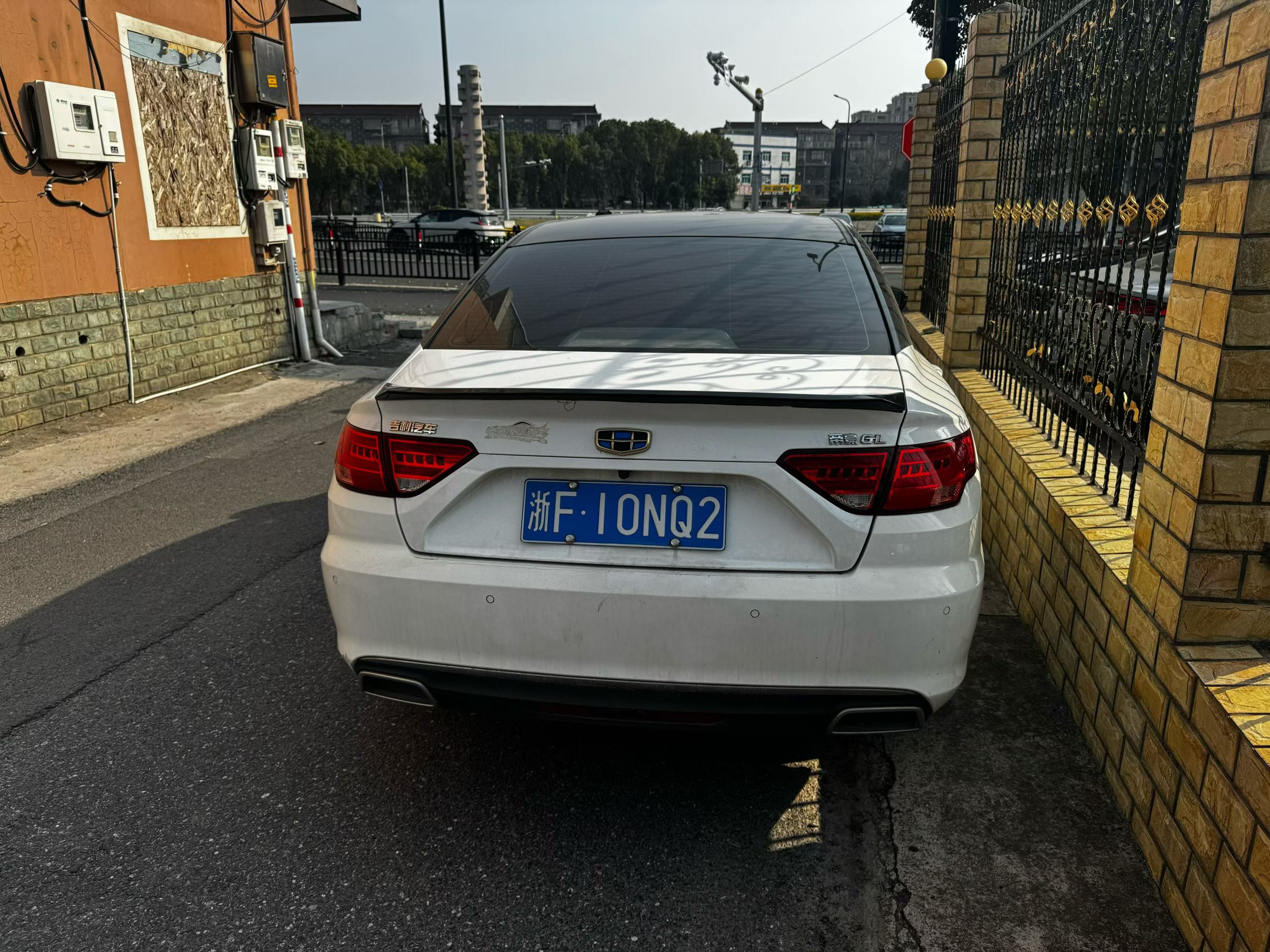 Emgrand GL 2017 car image #2