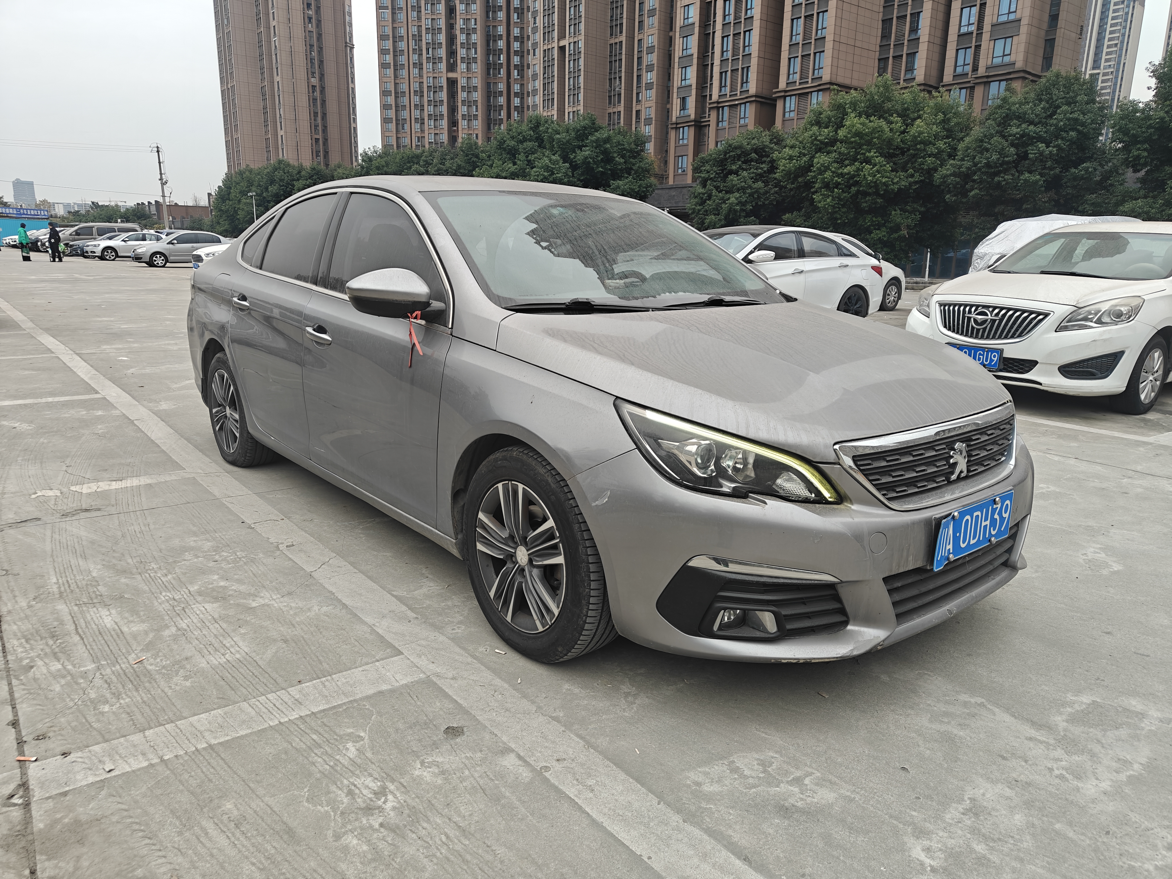 Peugeot 308 2016 car image #2
