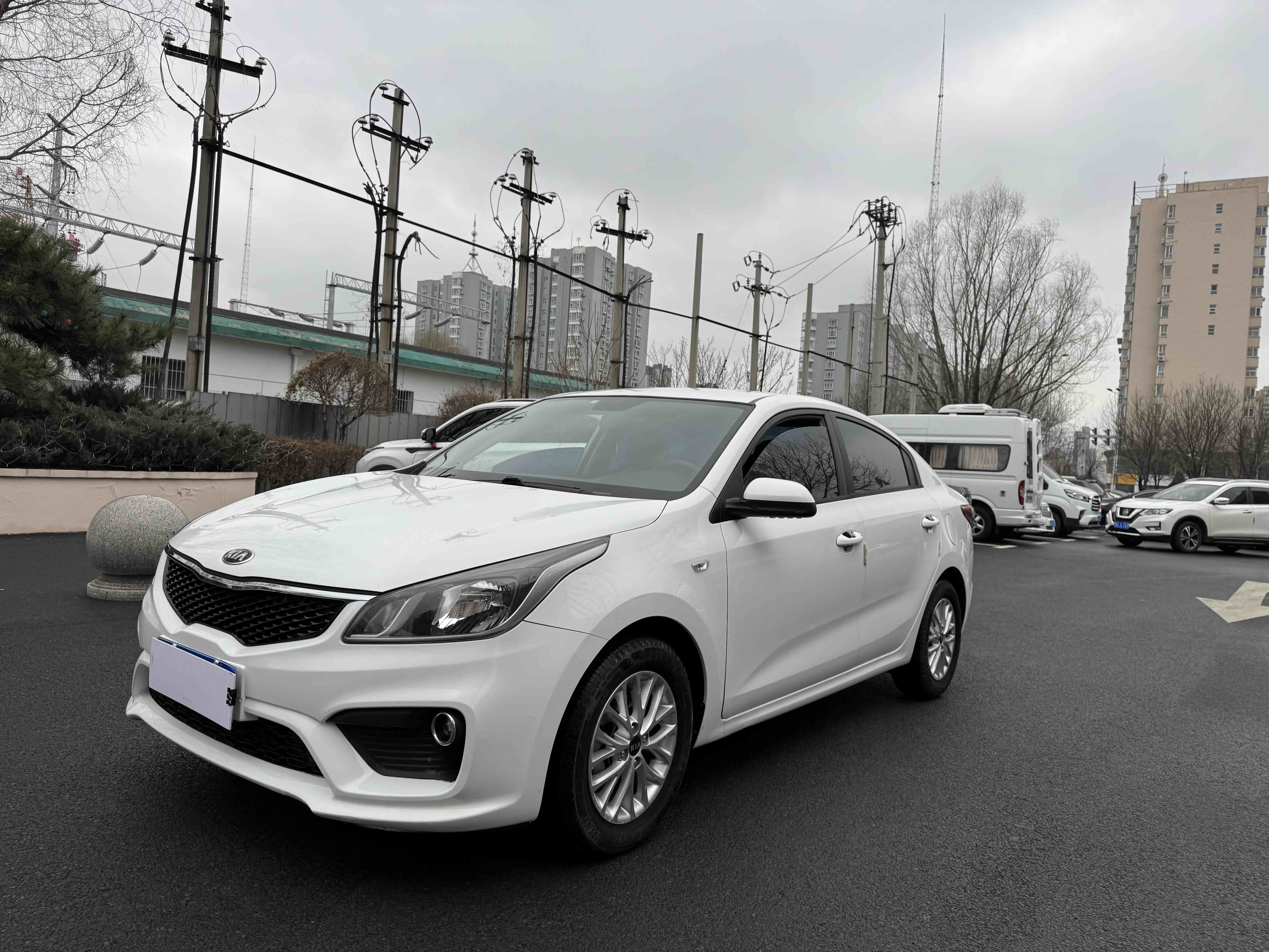 起亚 起亚K2 2017 汽车图片 #2