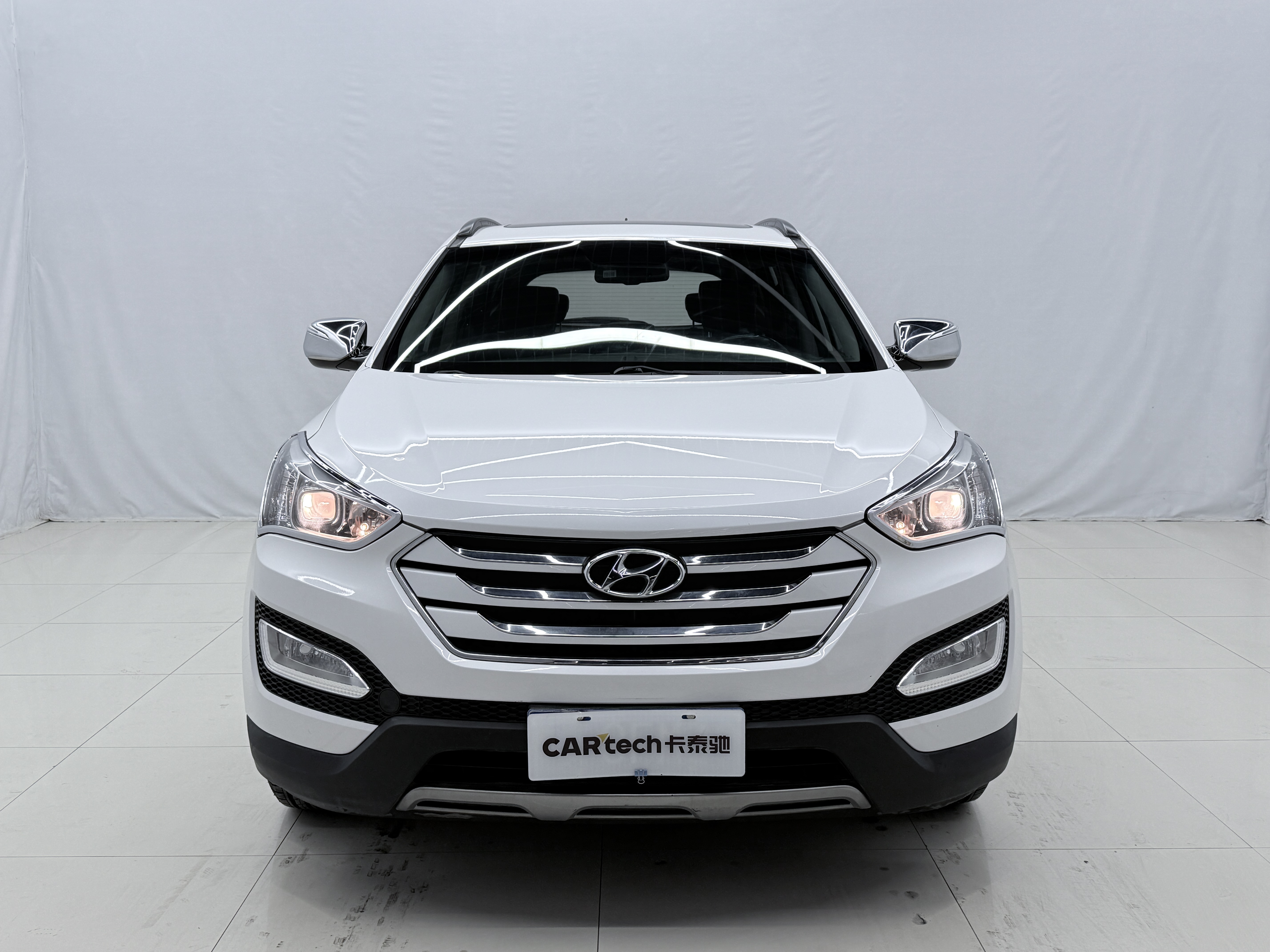 Hyundai Santa Fe 2015 car image #2