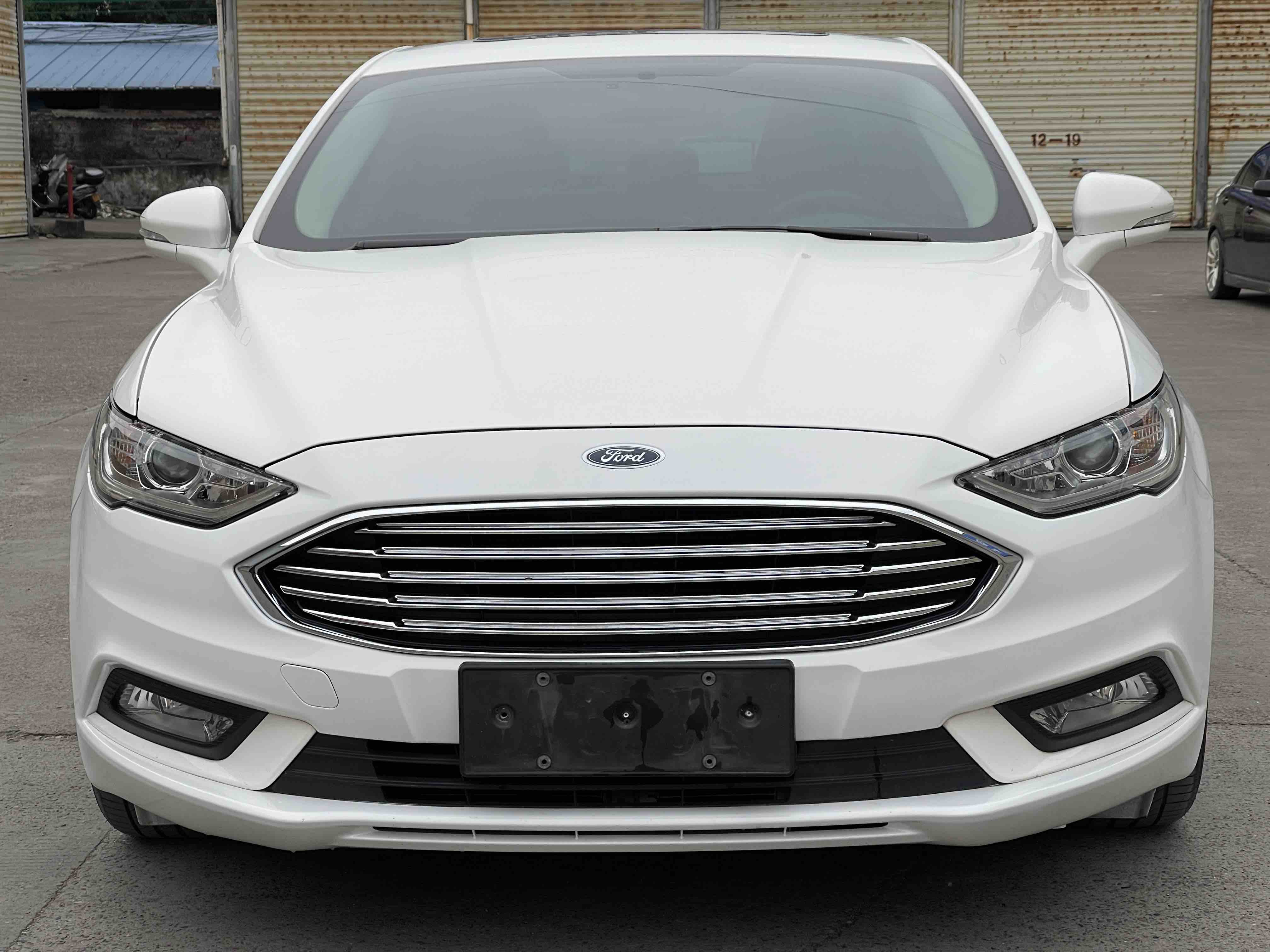 Ford Mondeo 2019 car image #2