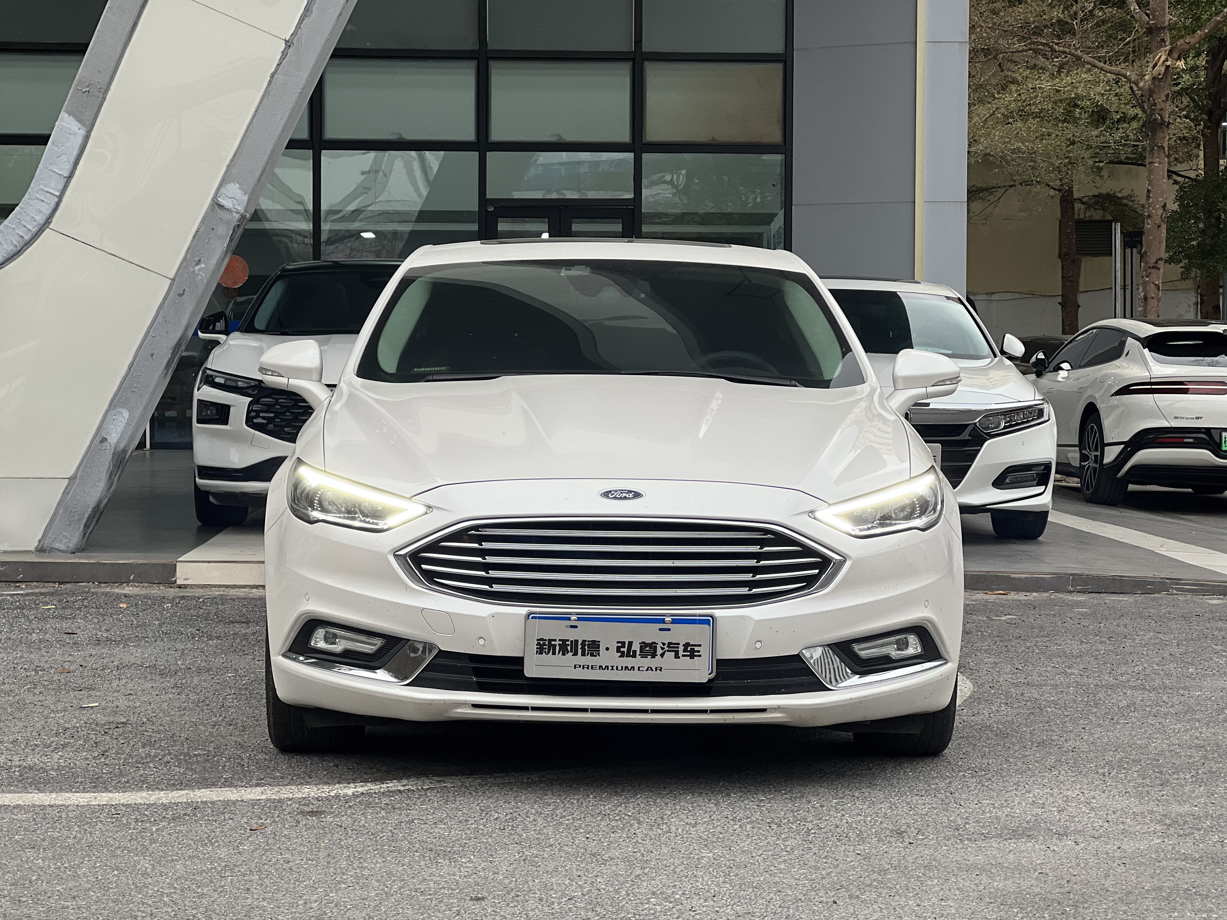 Ford Mondeo 2017 car image #2